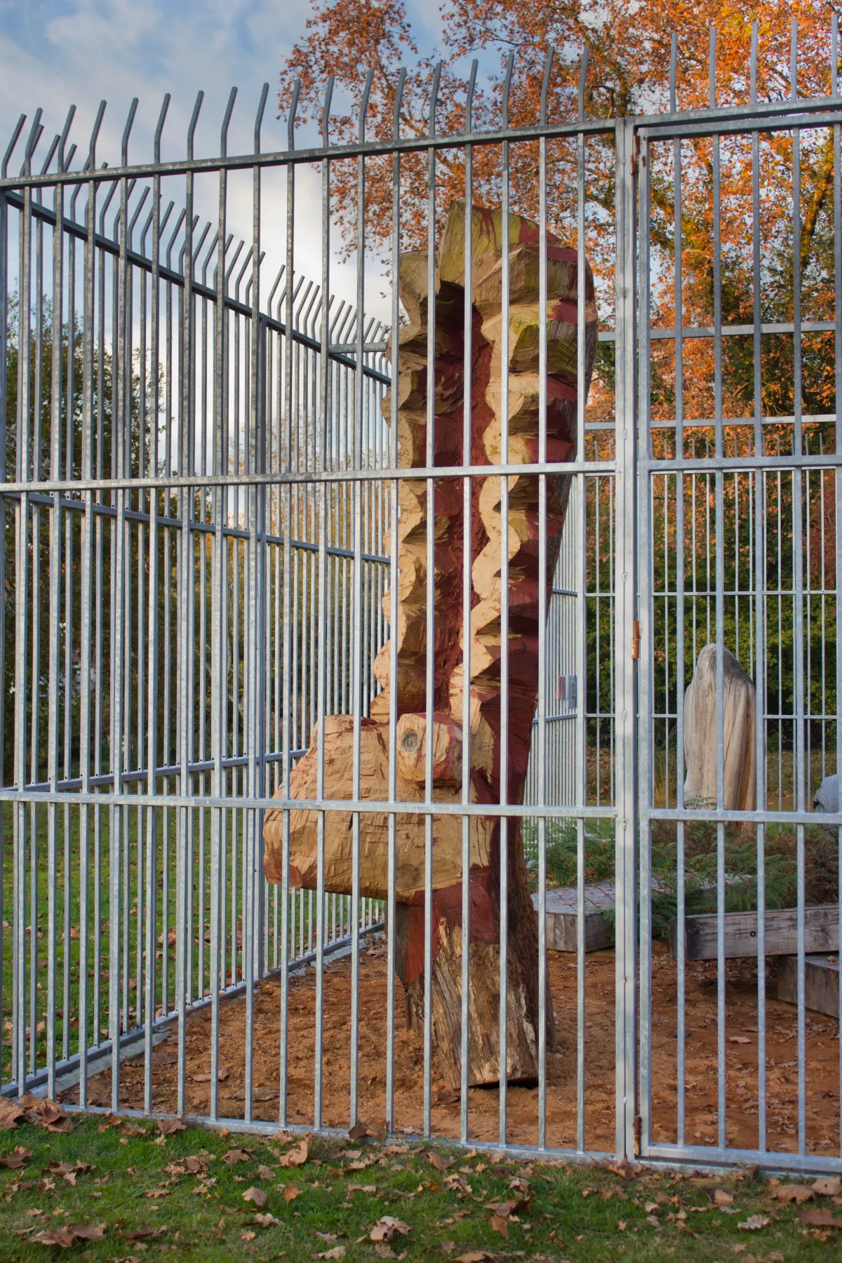 Installation in Garein at the Sculpture Zoo by Laurent Ledeunff, curator Jean-François Dumont pour la Forêt d'art Contemporain, photo Lydie Palaric-Vignau 