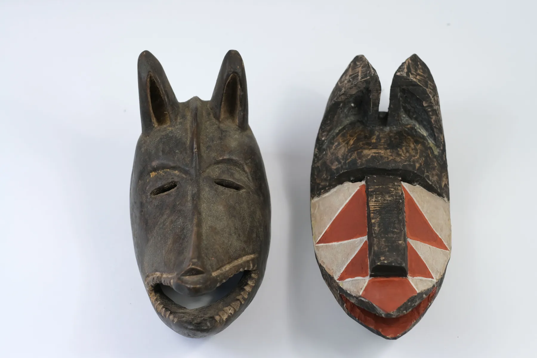 Masque et son modèle originaire du Burkina Faso